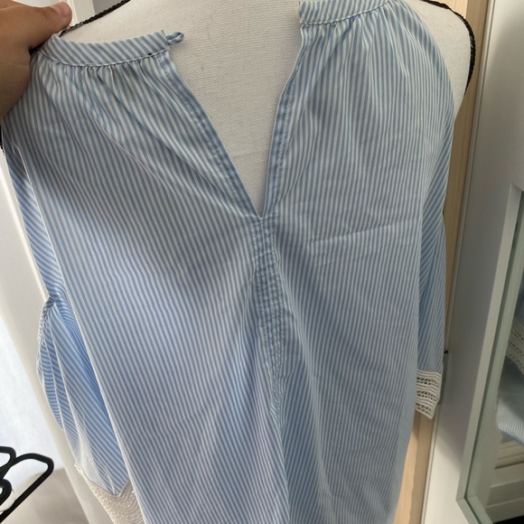 Ann Taylor off the shoulder top - Picture 3 of 3